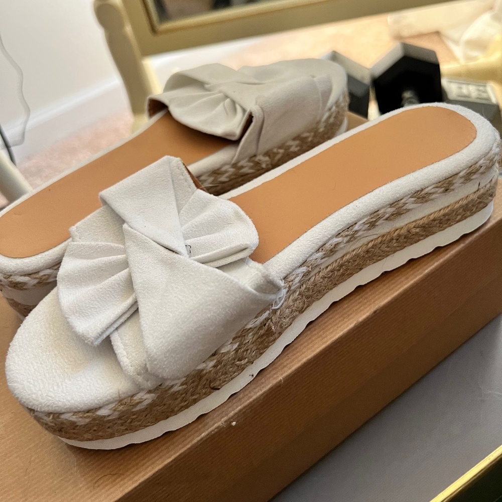 Casual White summer wedges